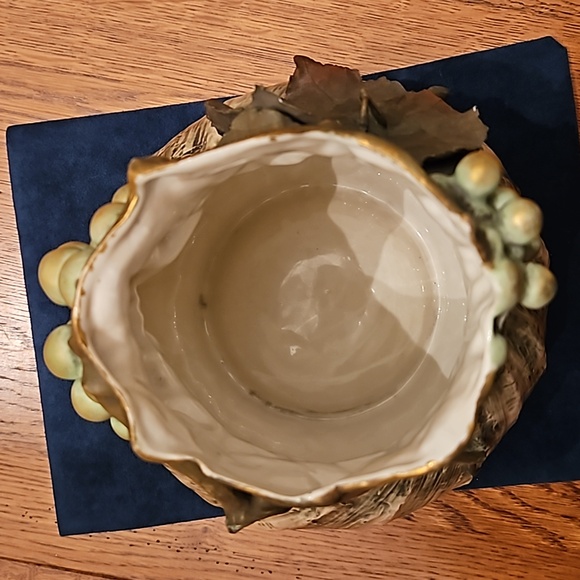 Amphora Porcelain Vase with Raised Grapes and Leaves Art Nouveau Turn of Century - Picture 5 of 16